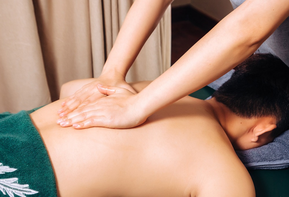 Massage bấm huyệt và những điều cần biết