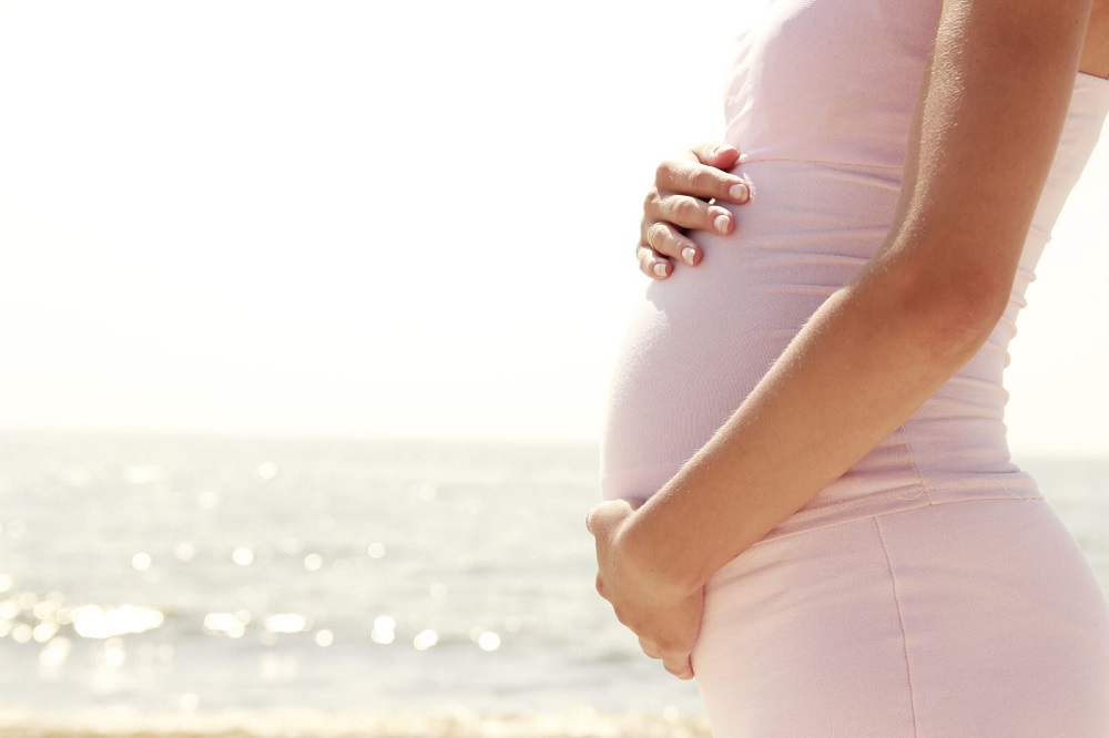 Vì sao mẹ bầu thường đau thắt lưng khi mang thai?